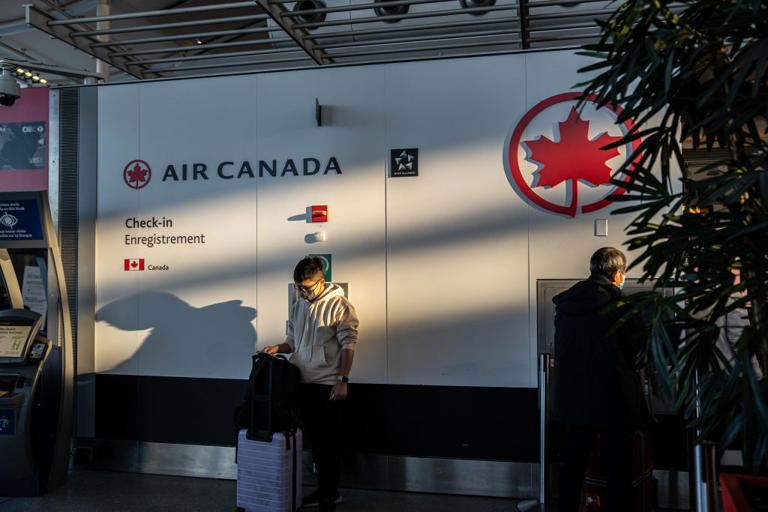 Every passenger on Air Canada is entitled to bring both a personal item and a carry-on bag free of charge, so long as these carry-ons meet Air Canada policies.