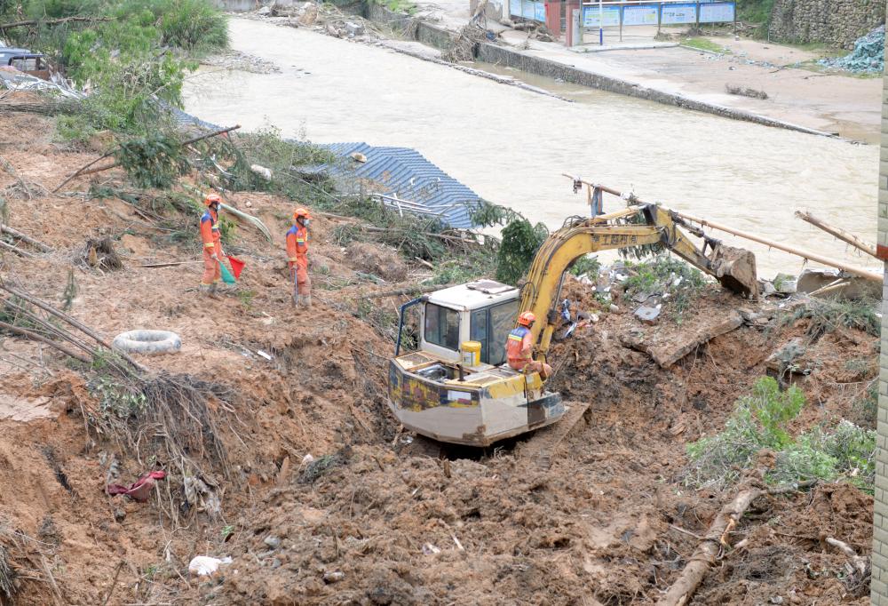 中国広東省で大雨続く 11万人が退避