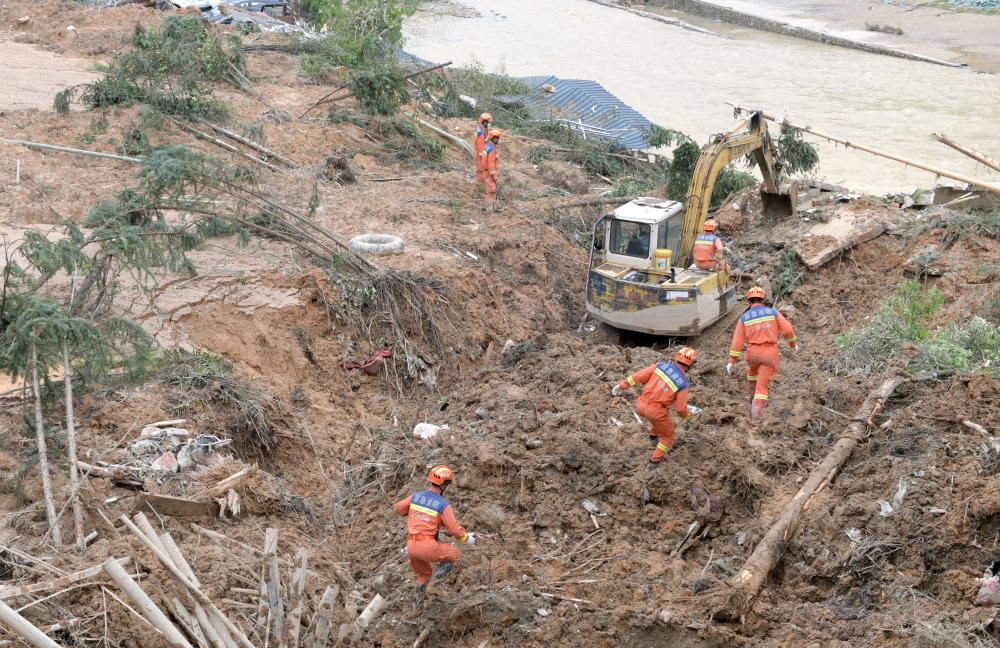 中国広東省で大雨続く 11万人が退避