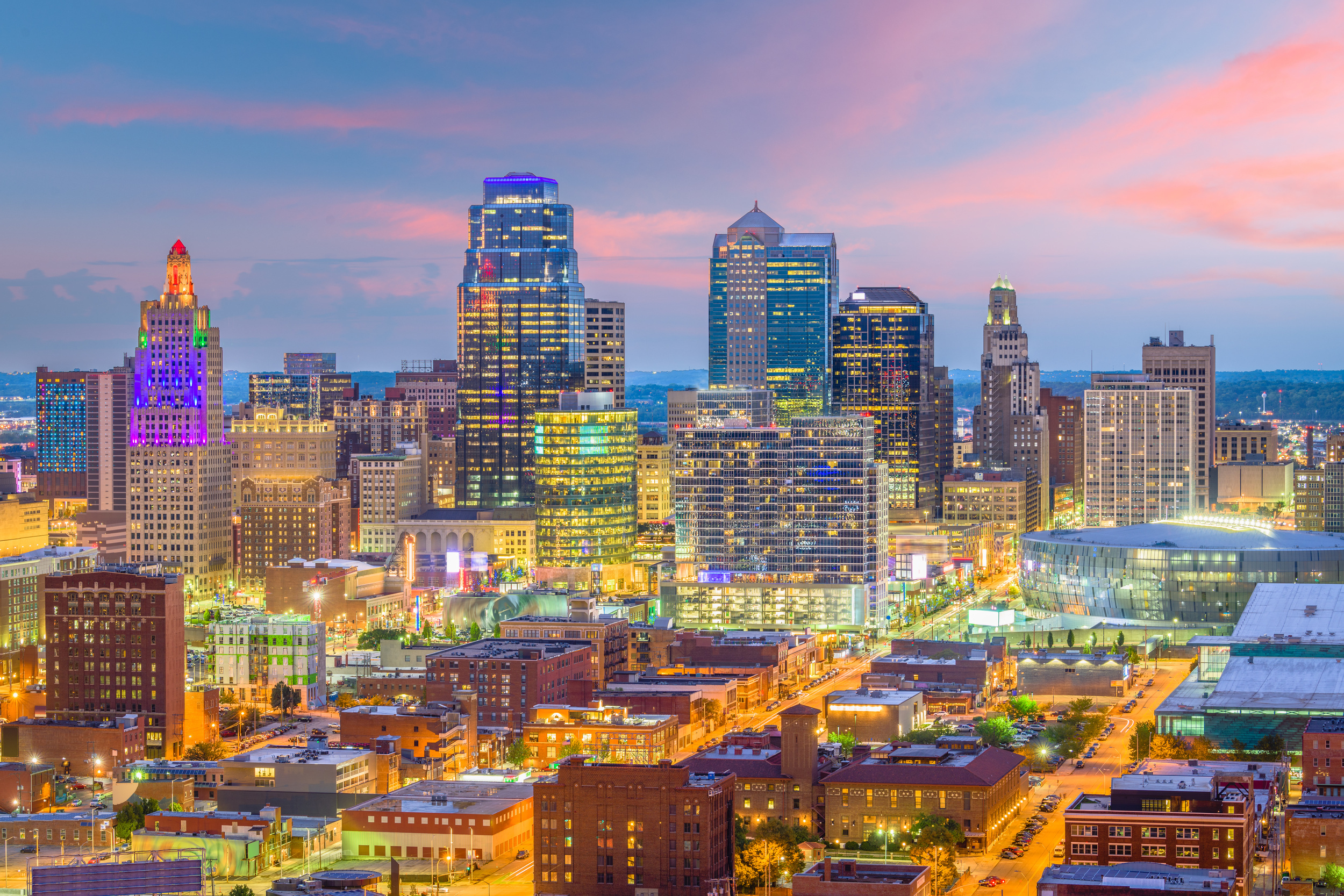 <p>Kansas City has two states' worth of good nightlife. Its bar scene is best defined by the Power and Light District, but that’s not all it offers. There's also the Country Club Plaza, 39th Street, and Westport.</p><p>You may also like: <a href='https://www.yardbarker.com/lifestyle/articles/18_things_you_think_are_normal_but_are_actually_uniquely_american/s1__39111167'>18 things you think are normal but are actually uniquely American</a></p>