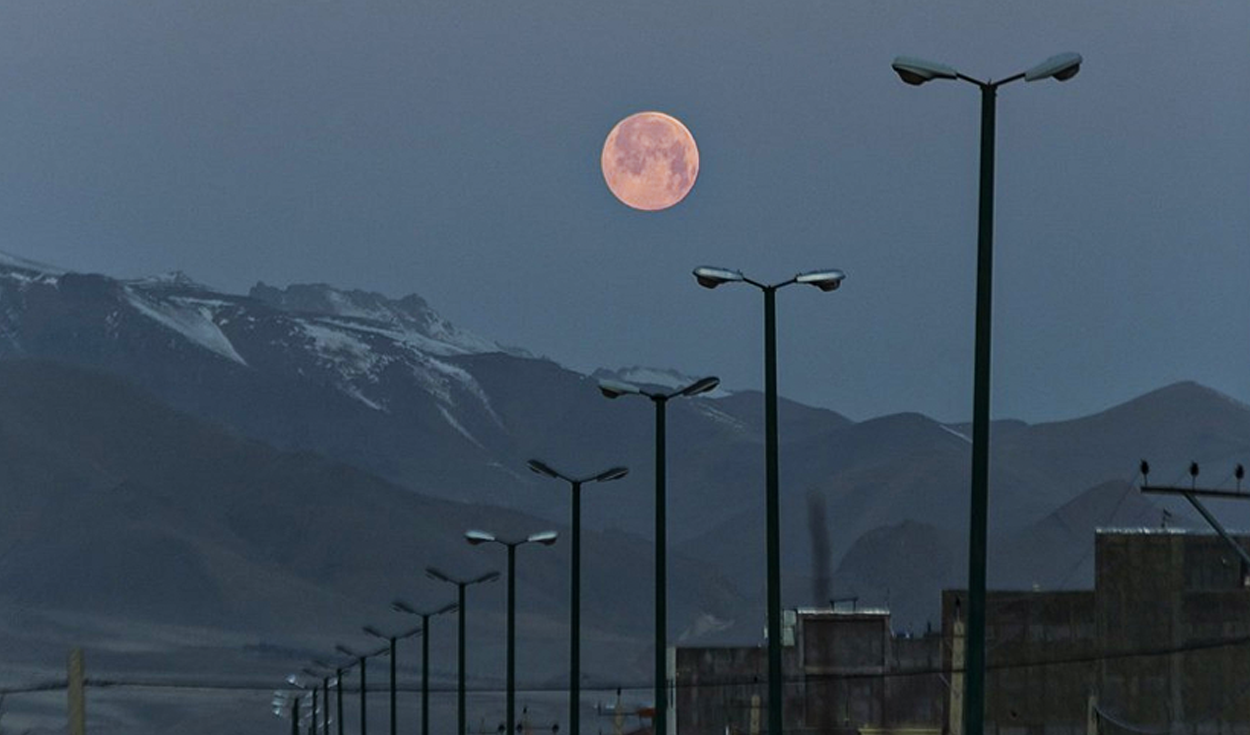 luna rosa 2024: descubre cómo y a qué hora ver la luna llena del 23 de abril en sudamérica