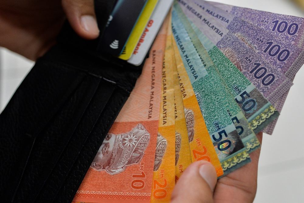 akpk: over 50,000 youths in debt due to credit cards, loans worth close to rm2b in total