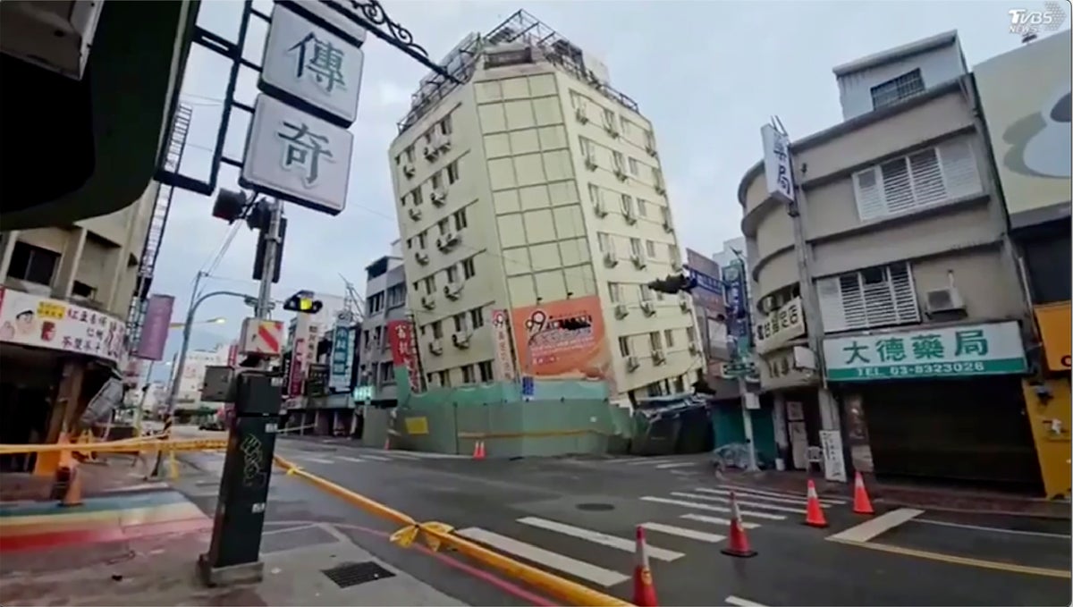 watch: aftershocks rock taiwan weeks after 7.4-magnitude earthquake