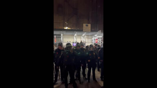 Police move in on pro-Palestinian protesters at NYU following arrest warnings<br><br>