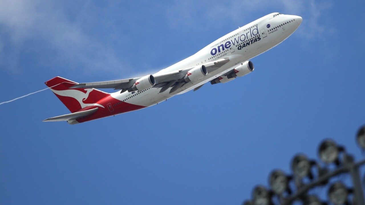 qantas ‘late to the game’ offering free wi-fi on international flights