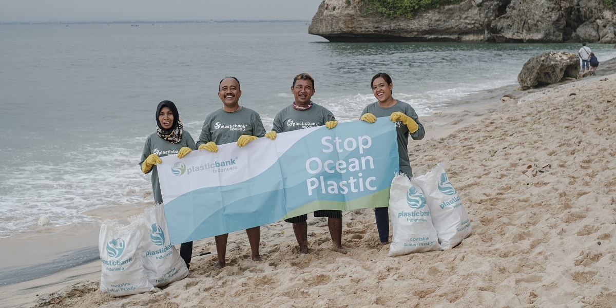 společnost acer se zavazuje shromáždit 50 tun plastového odpadu prostřednictvím partnerství se společností plastic bank