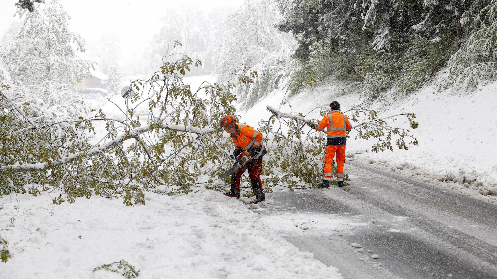 schneefall in der steiermark: 3.400 haushalte ohne strom