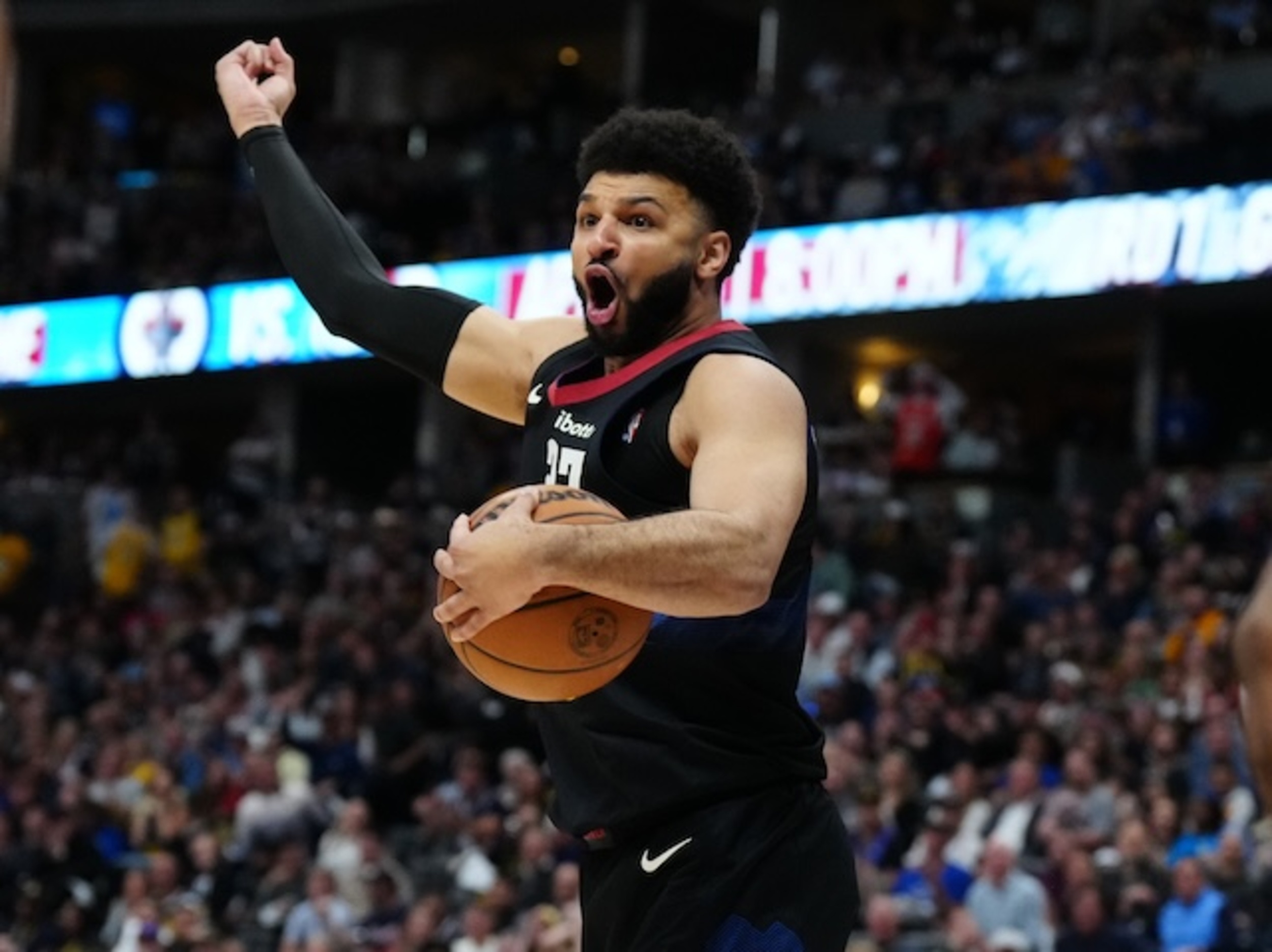 Jamal Murray Buzzer-Beater Helps Nuggets Beat Lakers In Game 2