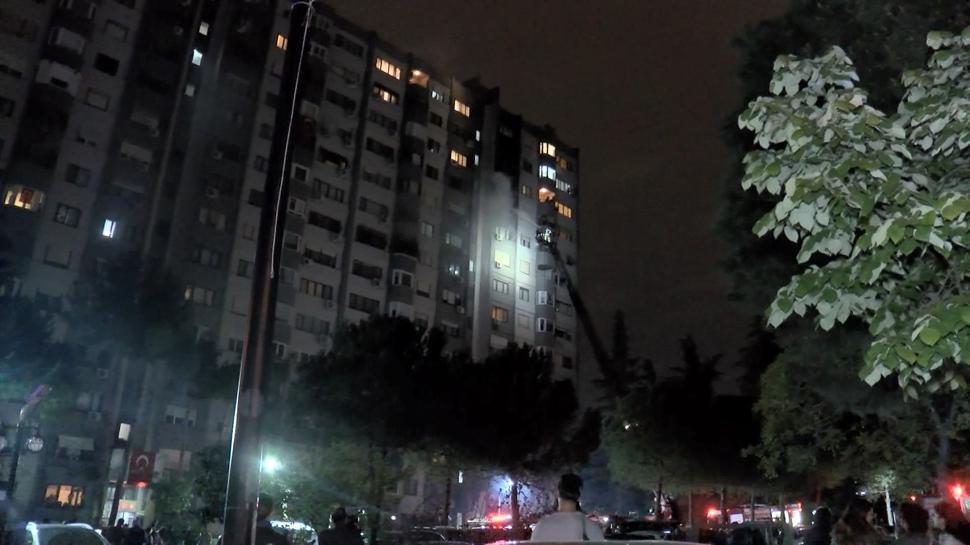 bakırköy'de yangın paniği: apartman sakinleri kendini sokağa attı
