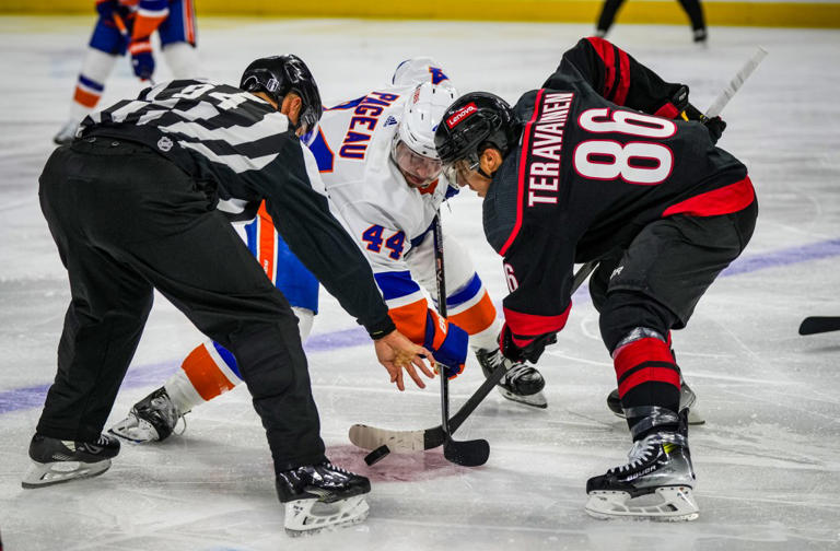 Jean-Gabriel Pageau returned for Islanders’ Game 2 collapse