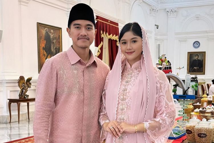 suaminya pecian istrinya tanktopan, gaya busana erina gudono pakai baju transparan dikritik netizen