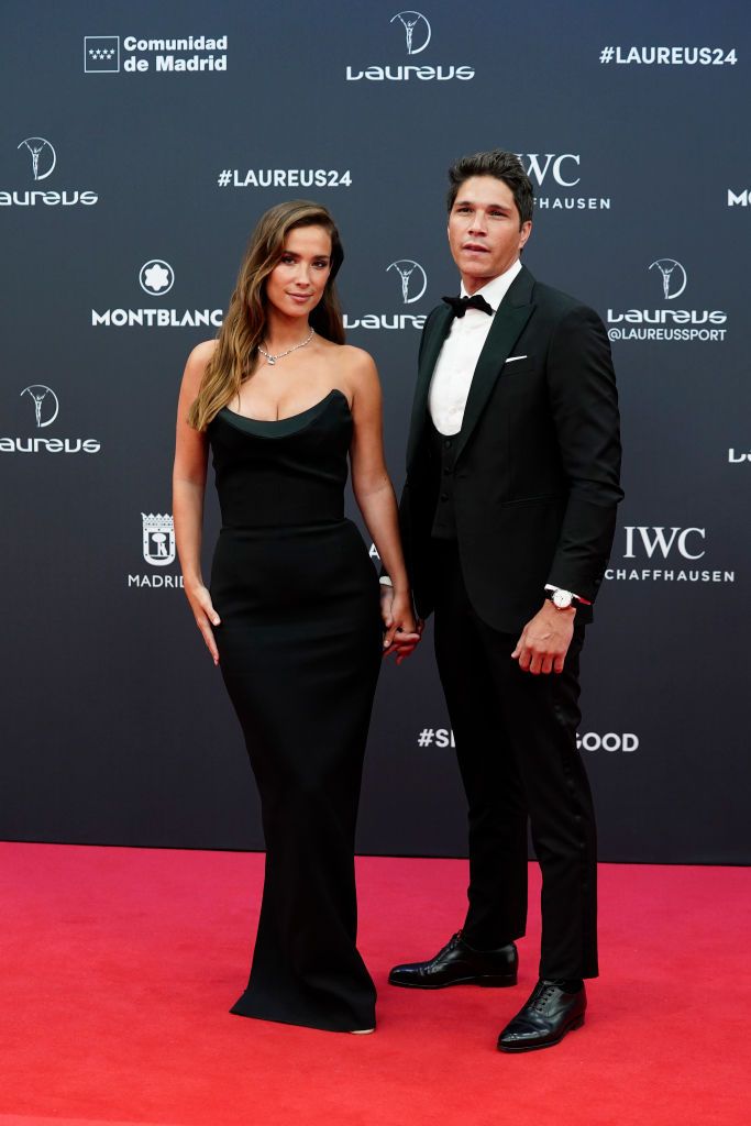 zara lanza por menos de 30 euros un vestido negro minimalista efecto tipazo tan favorecedor como el que ha llevado maría pombo a los premios laureus