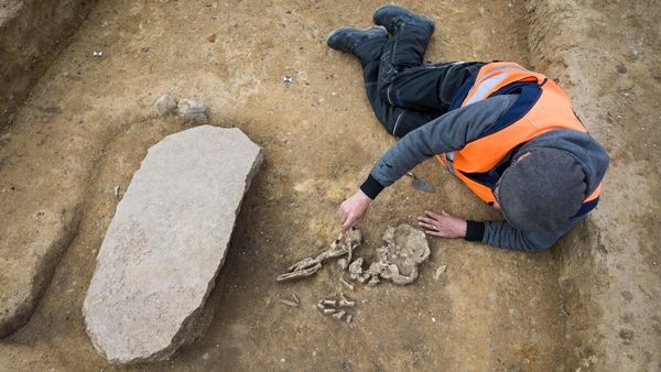 archäologen finden uraltes „zombie“-grab in deutschland