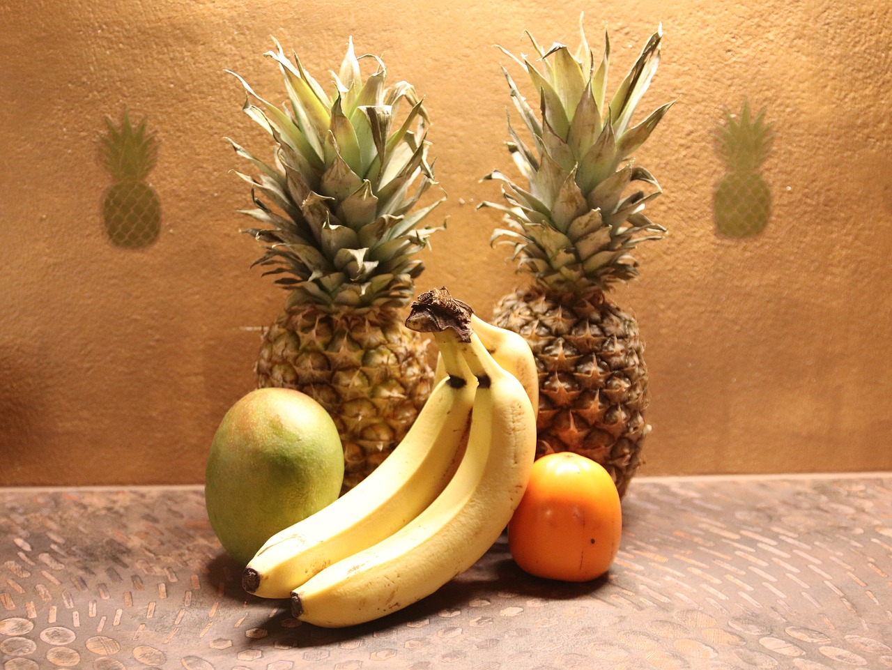 L&apos;<b>ananas</b> et la mangue offrent une base sucrée et juteuse, tandis que l...