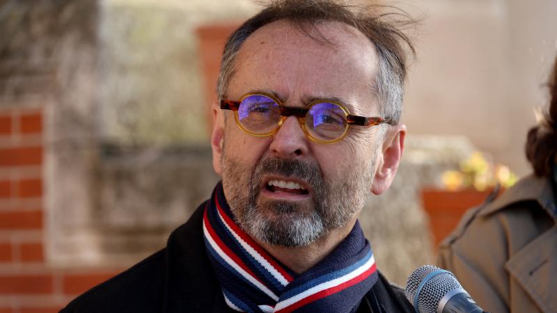 france : un maire proche de l’extrême droite impose un couvre-feu pour les moins de 13 ans