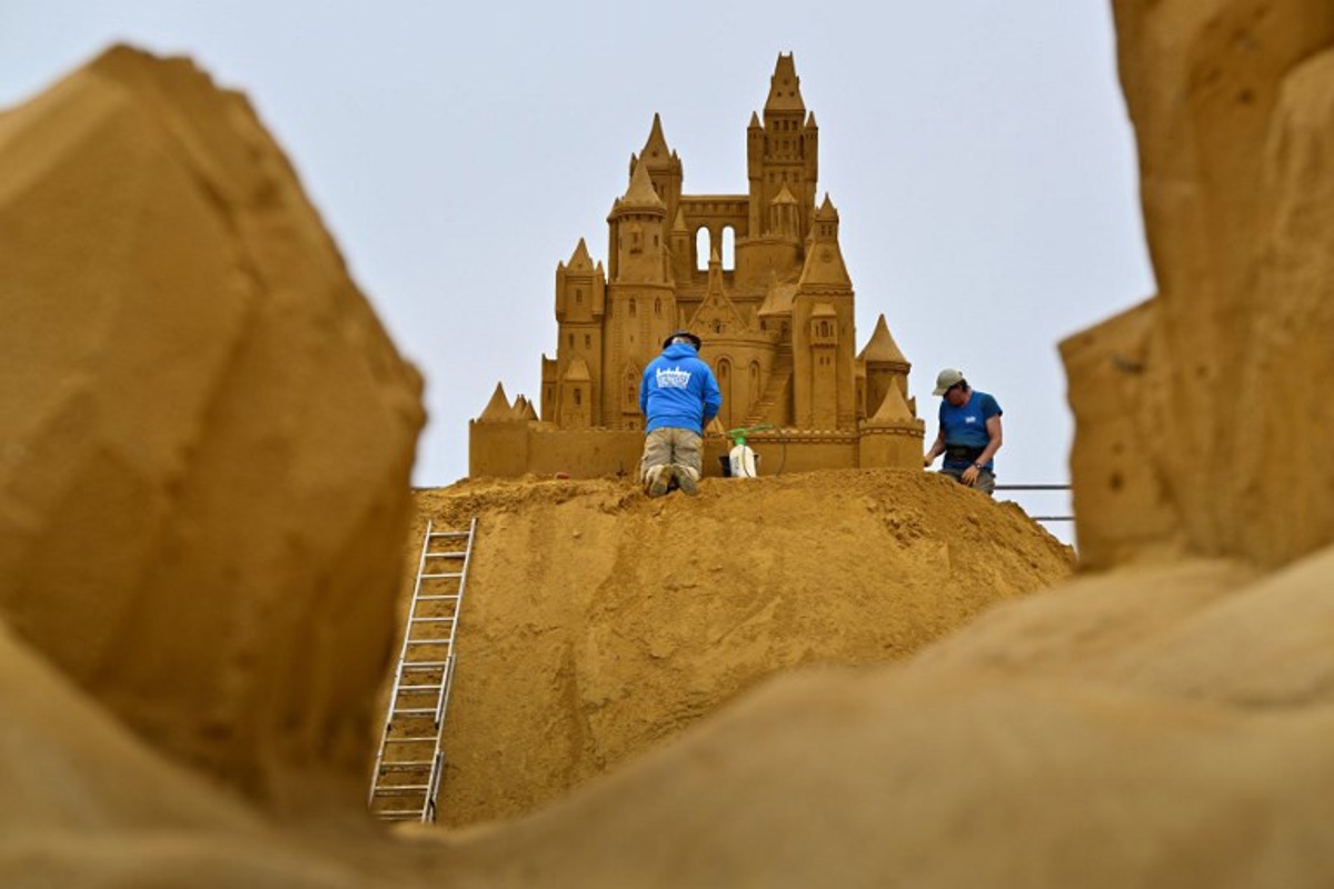 le festival de sculptures de sable de middelkerke emmènera ses visiteurs autour du monde