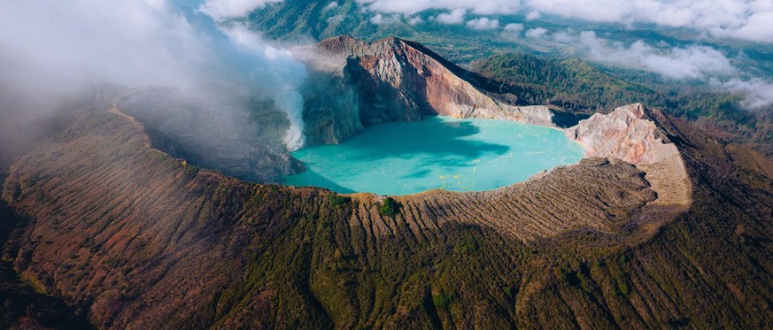 sie wollte ein foto machen – touristin stirbt bei sturz in vulkankrater in indonesien
