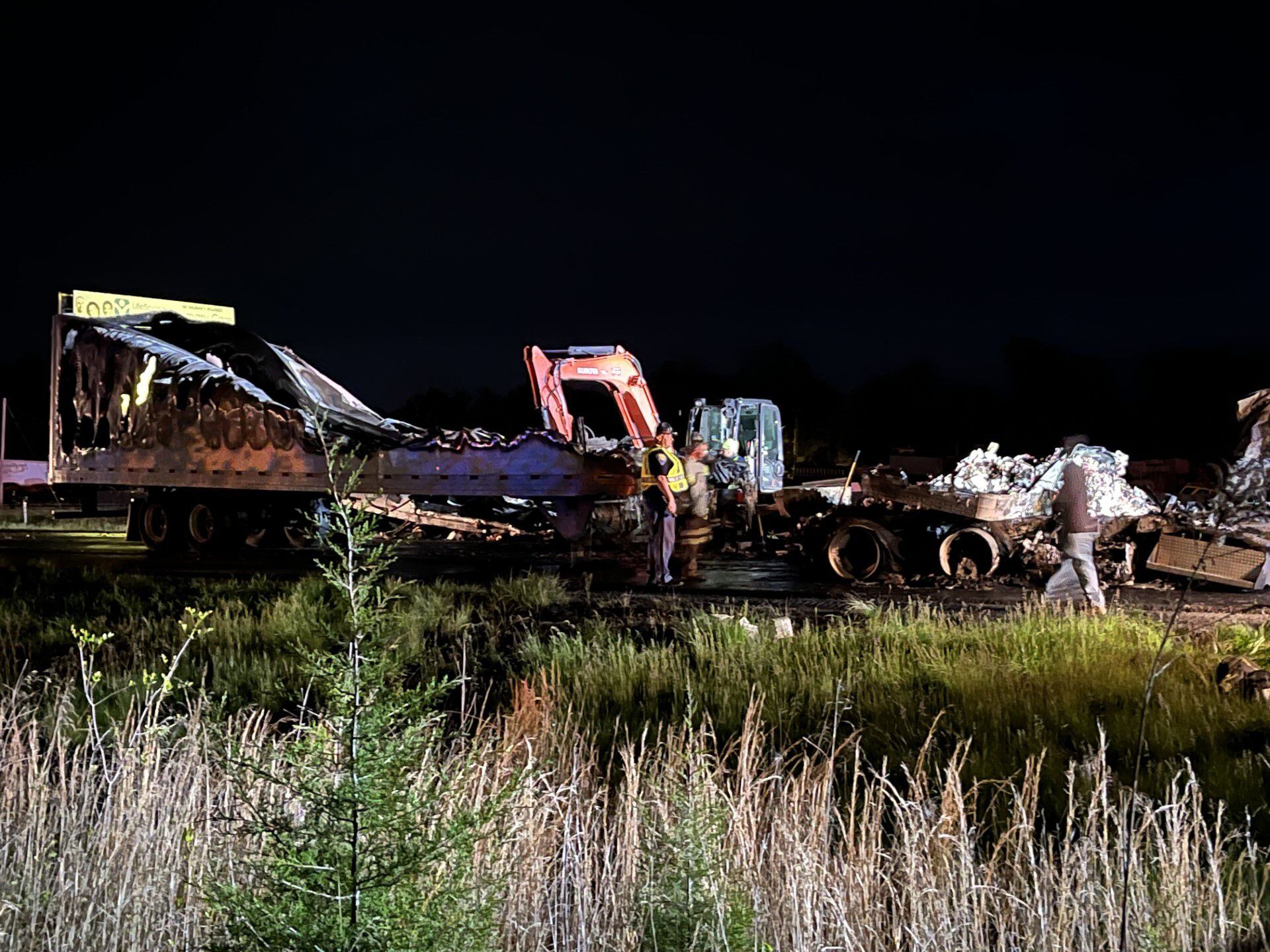 2 Killed, 1 Flown To UofL Hospital After Semi-trucks Crash On I-65 In ...