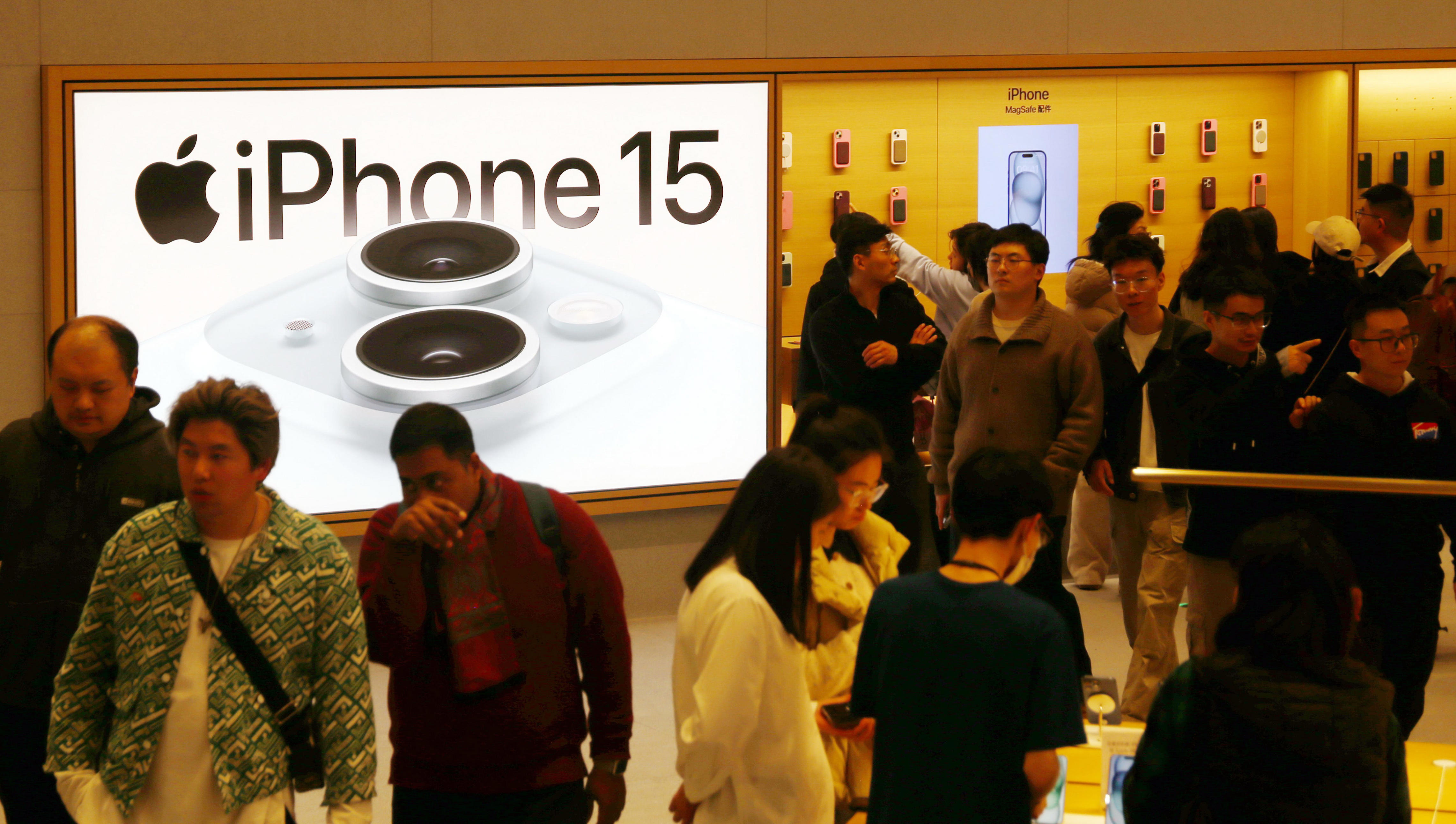microsoft, apple sinks to 3rd place in china as iphone sales slide