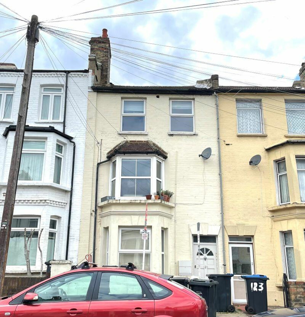 bargain basement: land beneath a house in south east london up for auction for £5,000
