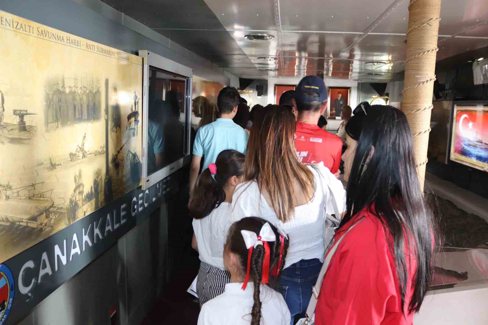 tcg nusret müze gemisi, i̇zmir’de ziyarete açıldı