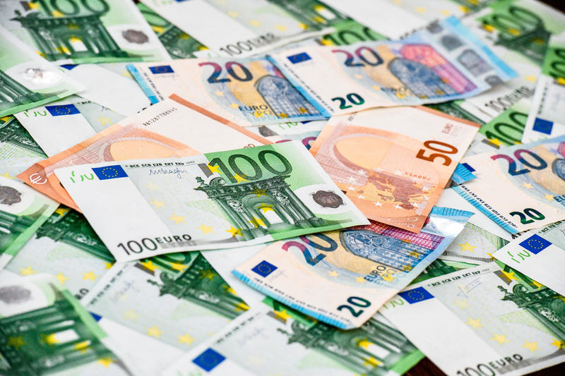 budget surplus of €8.6 billion expected, but there would be a deficit without corporation tax