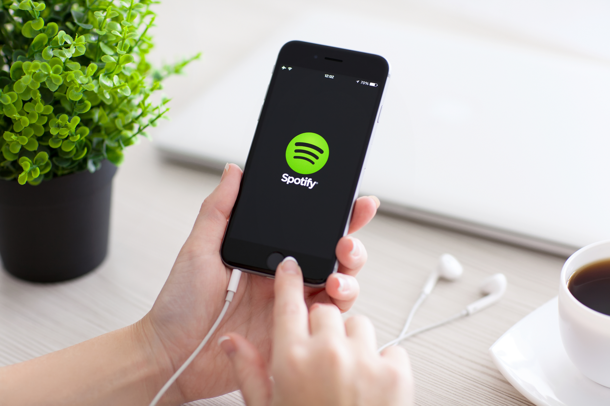 spotify se dispara un 13% en wall street tras ganar 197 millones en el primer trimestre
