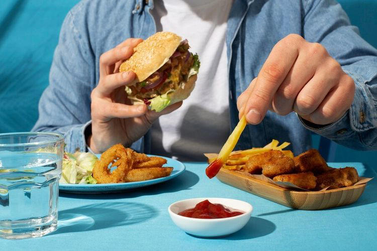 makanan tinggi lemak tingkatkan risiko kecemasan