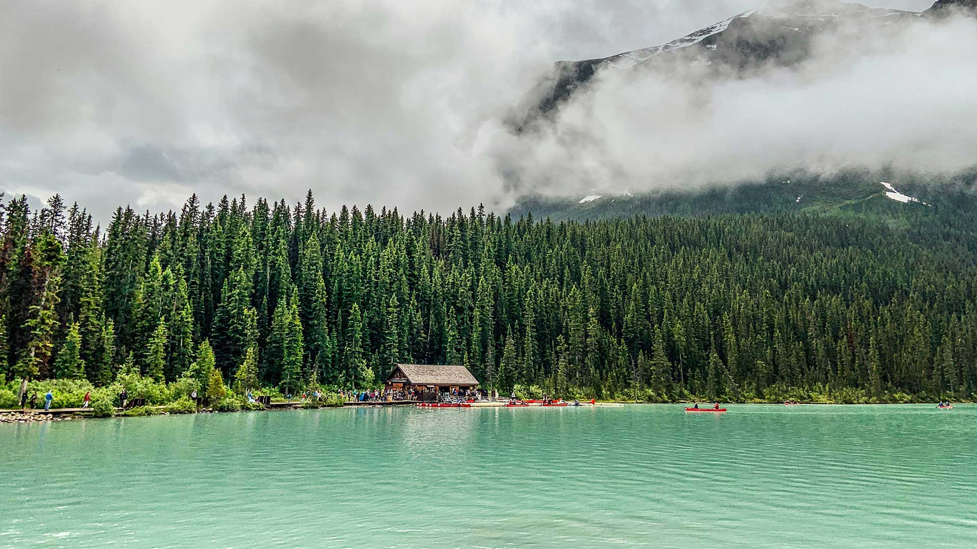 οι 5 πιο εντυπωσιακές λίμνες του πλανήτη