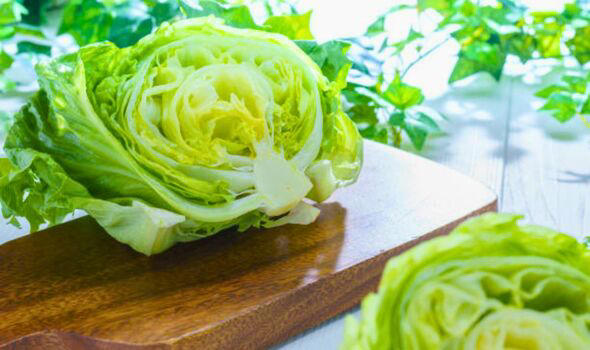 Lettuce will keep fresh for one week longer with this ‘easy' five ...