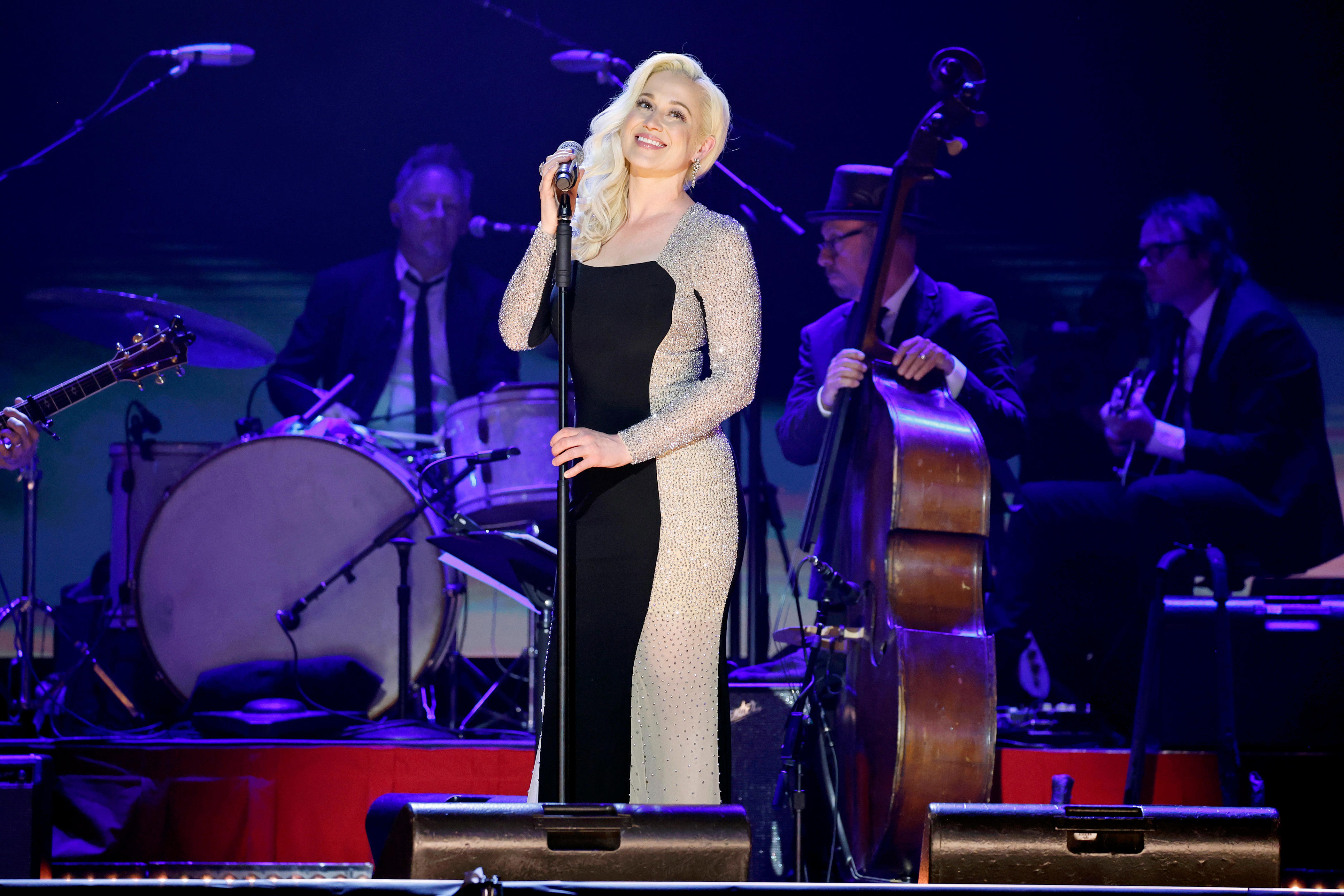 kellie pickler performs live for the first time since husband's death: 'he is here with us'
