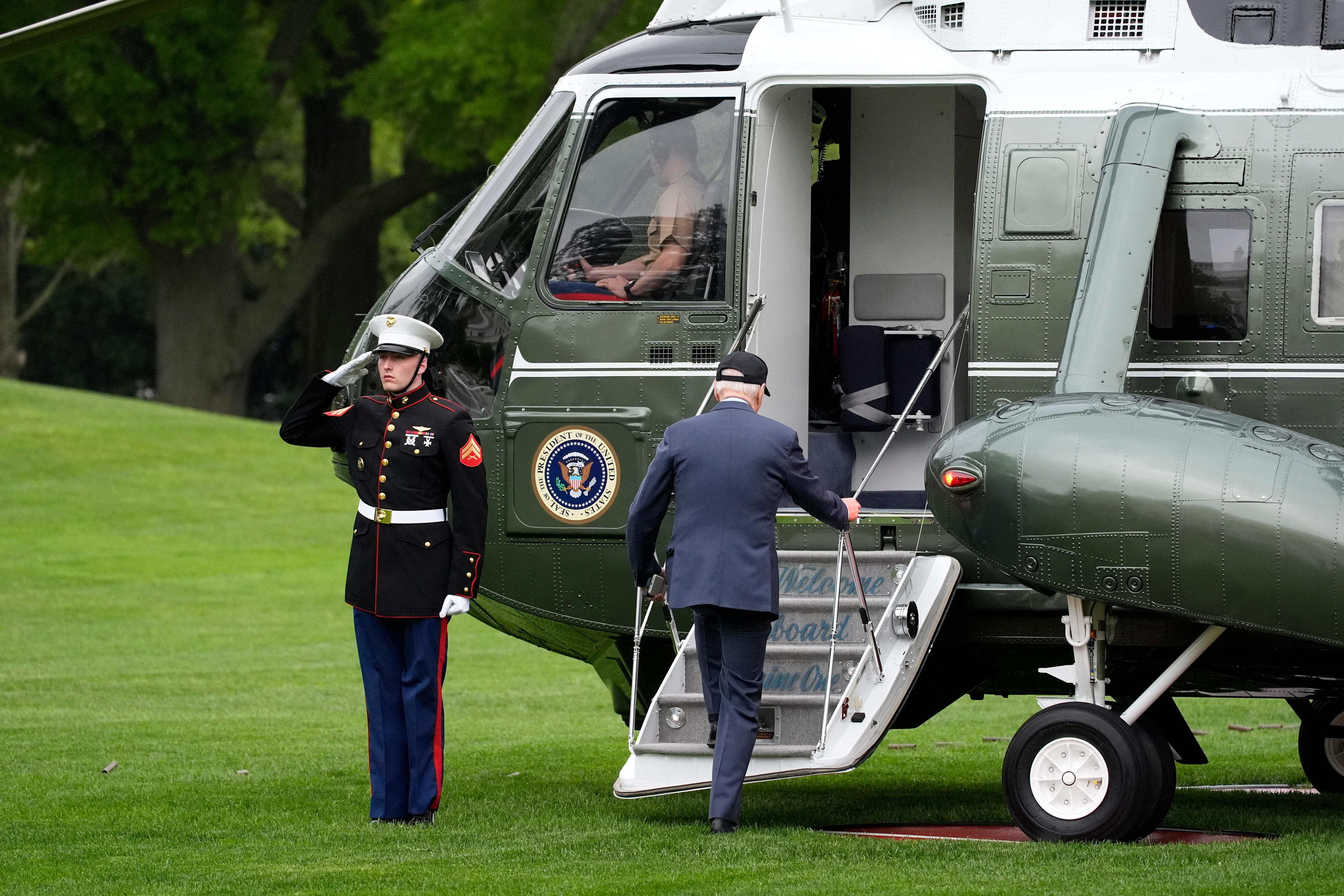 microsoft, new marine one helicopters the us spent $5 billion on aren't allowed to carry the president because they could scorch the lawn
