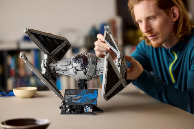 lego visar upp sin kommande star wars tie interceptor-modell