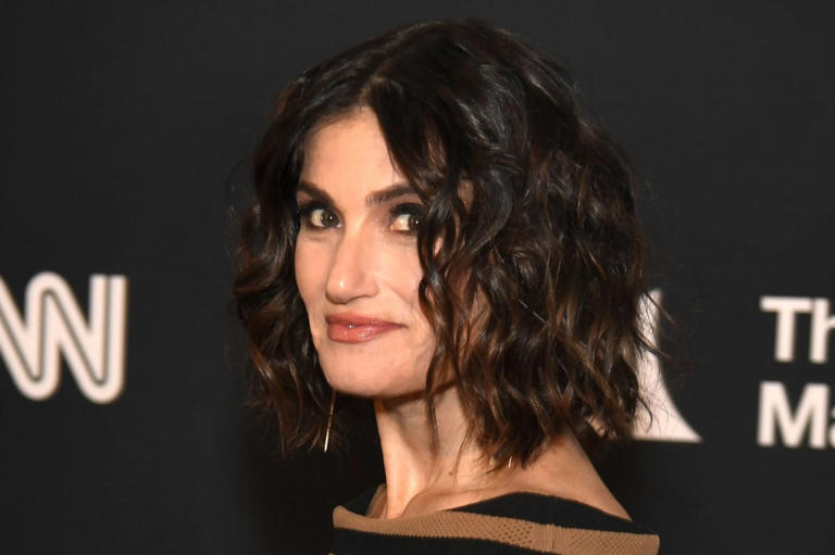 Idina Menzel to launch 'Take Me or Leave Me' tour