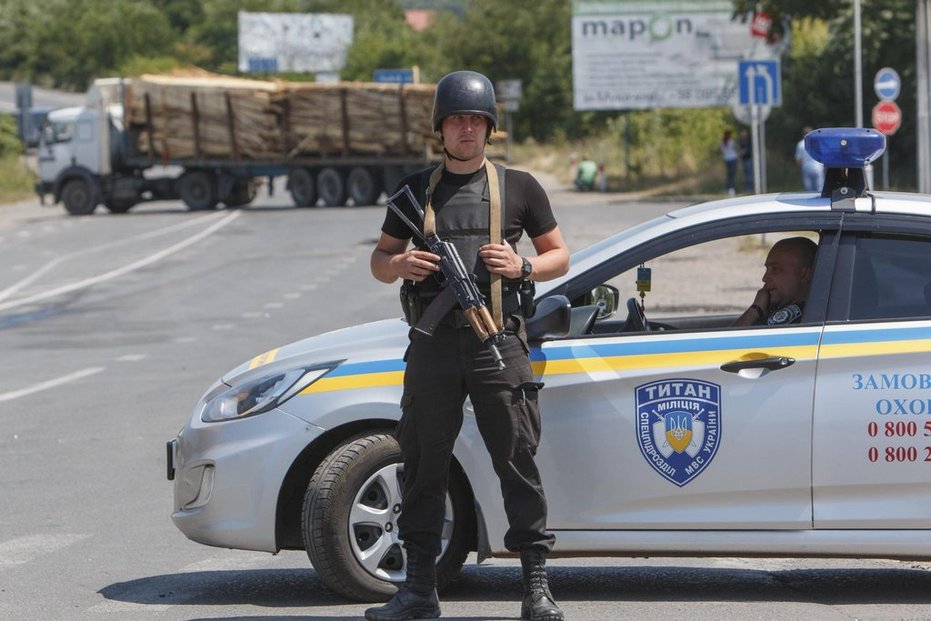 policie rozbila česko-ukrajinský gang falešných bankéřů, zadržela 40 lidí