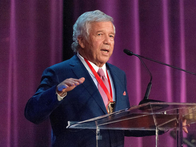 Patriots owner Robert Kraft yanks support for Columbia as Israel-Gaza protests intensify