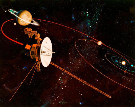 木星と土星を調査するNASAの探査機ボイジャー1号とボイジャー2号が通る軌道の想像図（1977年頃）。(写真：Space Frontiers/Archive Photos / Getty Images）