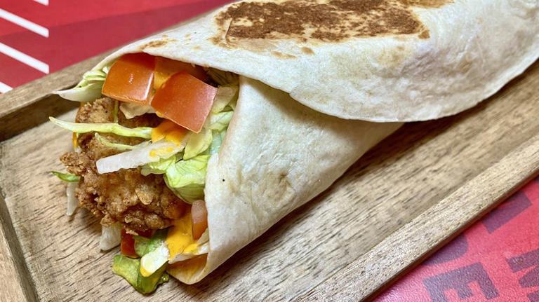 KFC Twister Wrap Review: The Return Of A Chicken Wrap That's Actually ...