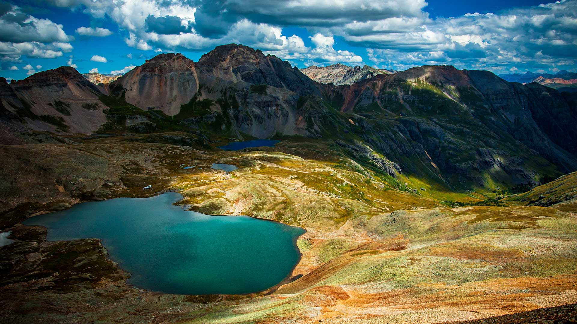 οι 5 πιο εντυπωσιακές λίμνες του πλανήτη