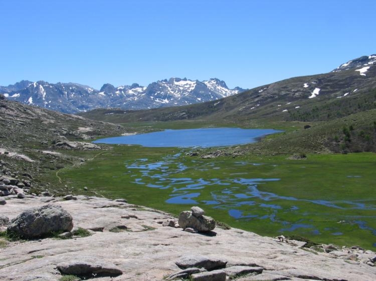 les cinq lacs de montagne à ne pas rater en corse, pour une expérience à couper le souffle