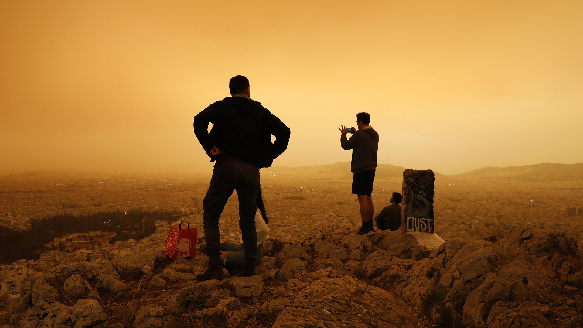 αφρικανική σκόνη: εικόνες… dune στην αθήνα και άλλες πόλεις