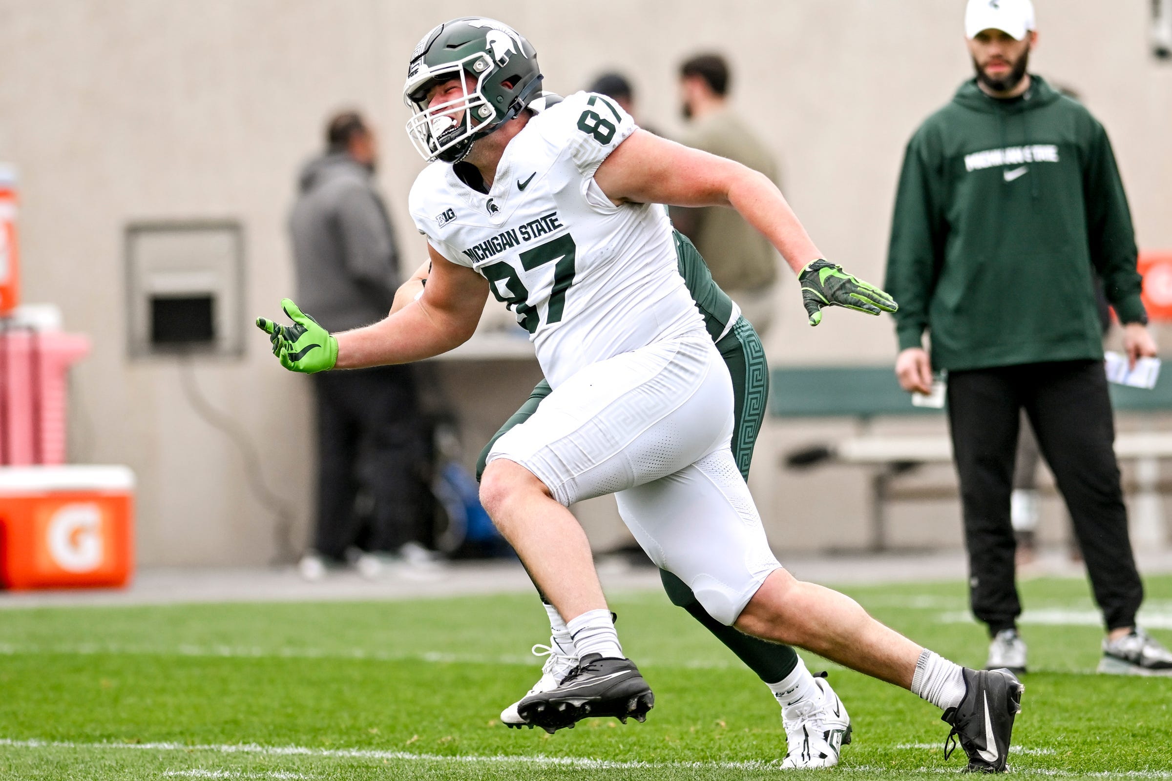 Michigan State Football Redshirt Sophomore Tight End Enters NCAA ...