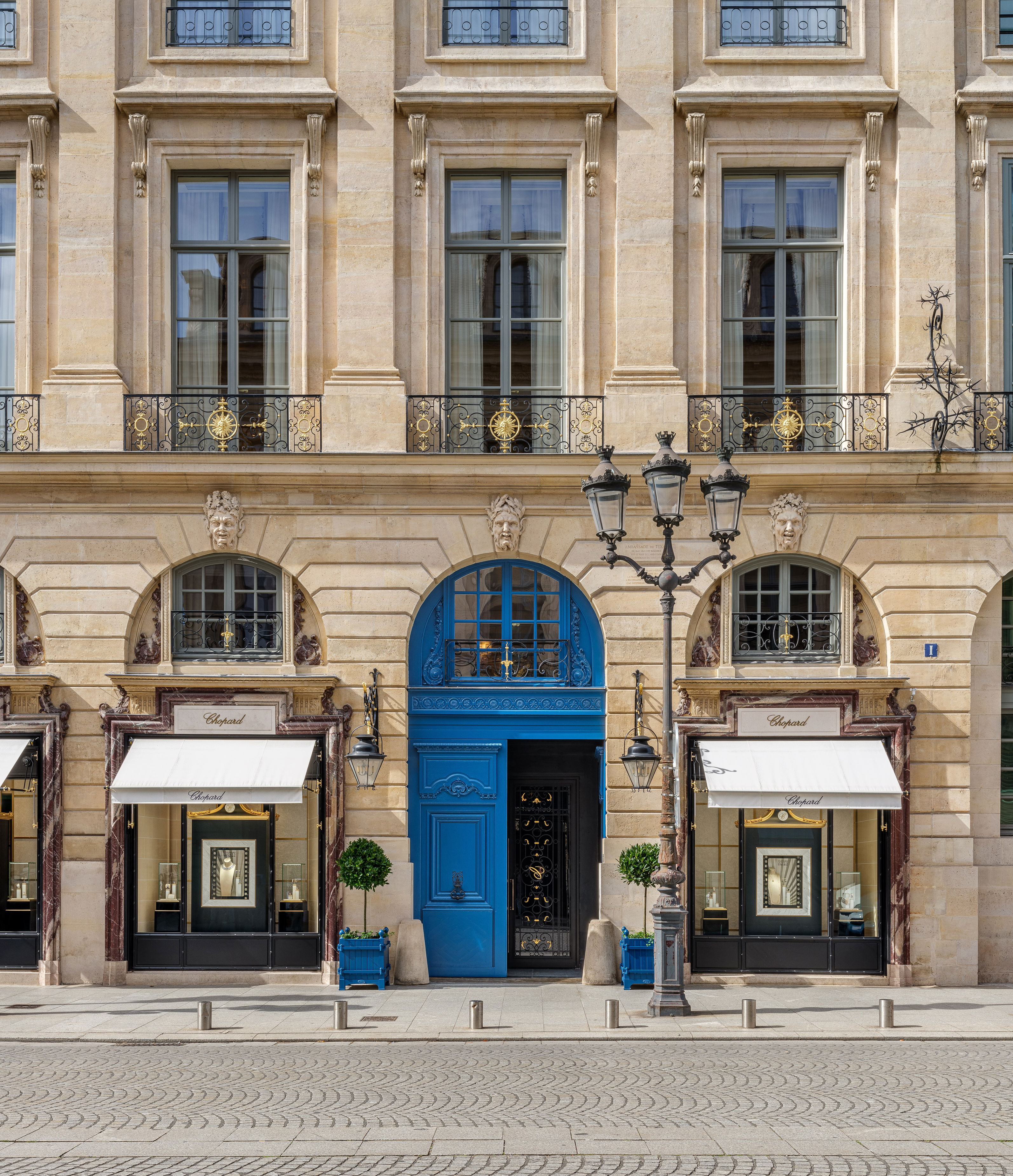 The exterior facade of the tony 1, Place Vendôme hotel in Paris's regally glamorous 1st arrondissement