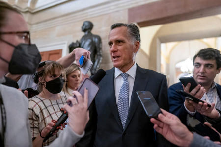 Mitt Romney doesn’t hold back when asked about Trump’s $130k payment to Stormy Daniels<br><br>