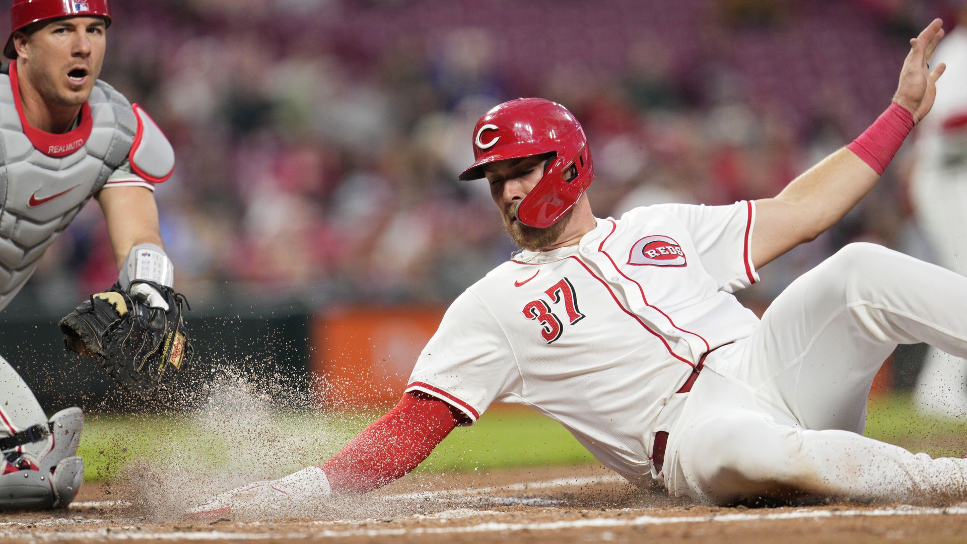 stranded: reds 8, phillies 1