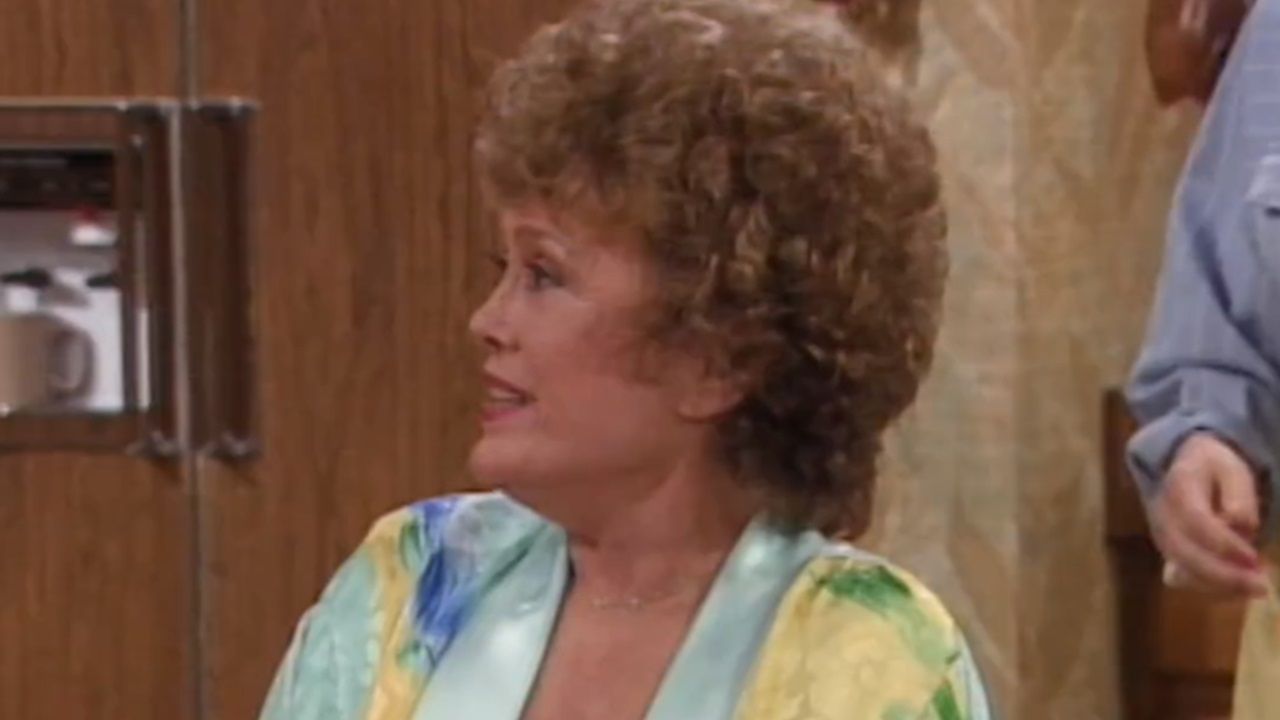<p>                     A shameless flirt, Blanche was known for her numerous relationships with gentlemen throughout the course of <em>The Golden Girls</em>' seven seasons. Dorothy's love life, however, wasn't <em>quite</em> as prolific as that of her coquettish roommate, which the other characters frequently used as a running joke in the sitcom.                   </p>