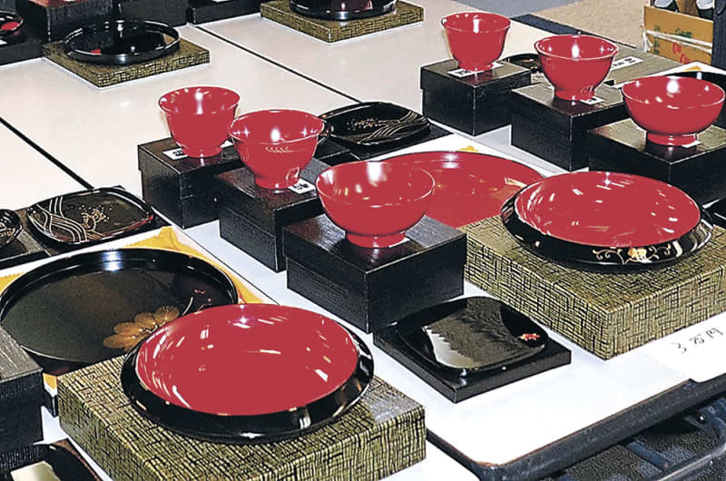 「輪島塗」「珠洲焼」九谷茶碗まつり出店 13業者・団体、被災免れた品を展示