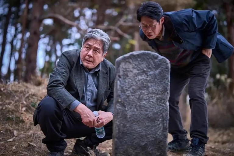 年度必看恐怖片《破墓》，全程高能尺度大胆，韩国片越来越敢拍了