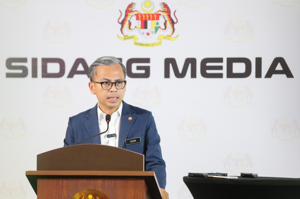 fahmi fadzil: defence ministry to provide preliminary report on tldm helicopter collision in two weeks