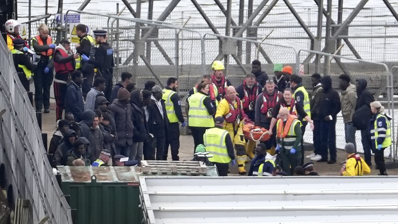 olaszországban tárgyal a brit külügyminiszter az illegális bevándorlók megfékezéséről
